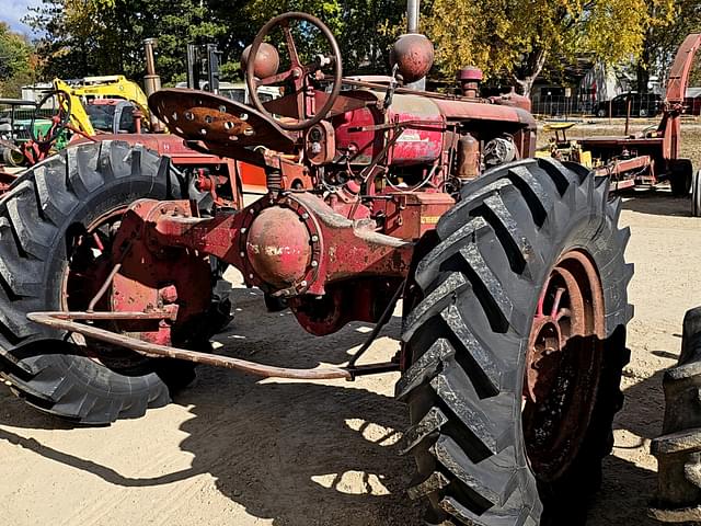 Image of Farmall F-20 equipment image 2