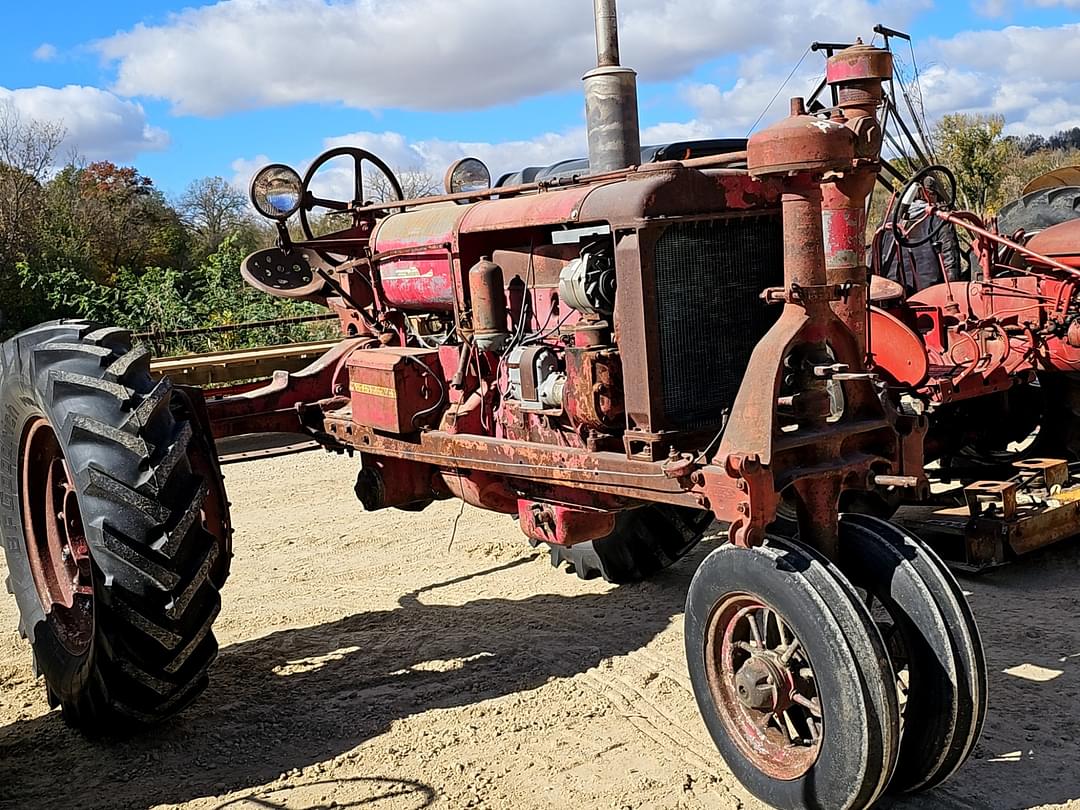 Image of Farmall F-20 Primary image