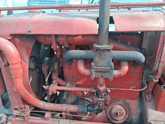 Image of Farmall F-30 equipment image 2