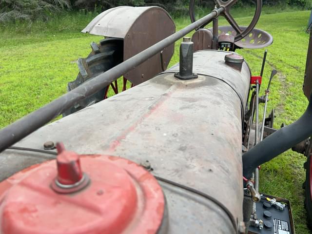 Image of Farmall F-12 equipment image 2