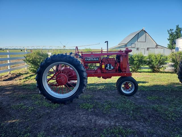 Image of Farmall F-12 equipment image 3