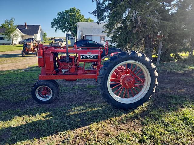 Image of Farmall F-12 equipment image 4