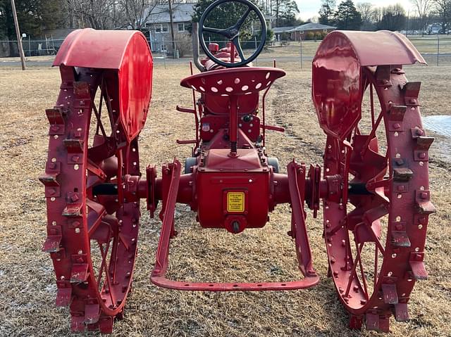 Image of Farmall F-12 equipment image 3