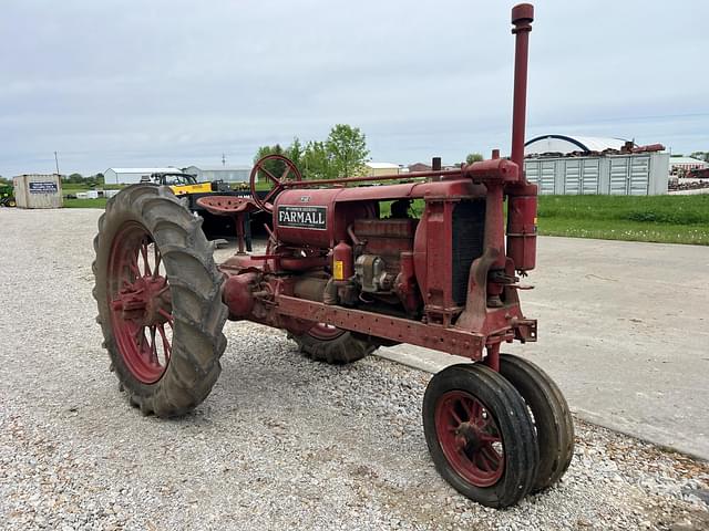 Image of Farmall F-12 equipment image 2