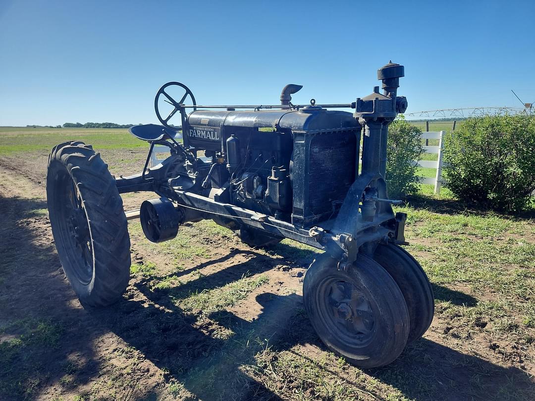 Image of Farmall F-20 Primary image