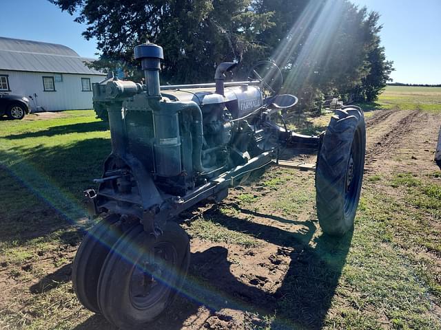 Image of Farmall F-20 equipment image 1