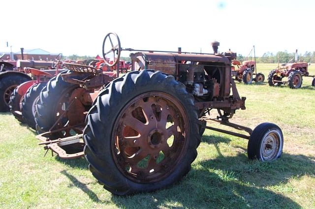 Image of Farmall F-20 equipment image 4