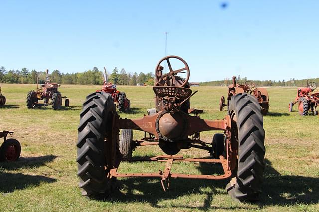 Image of Farmall F-20 equipment image 3