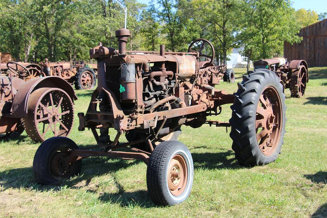 Image of Farmall F-20 Primary image