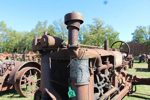 Image of Farmall F-20 equipment image 1