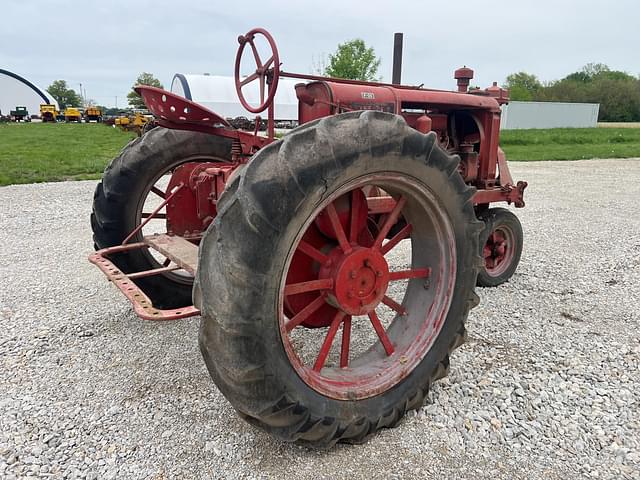 Image of Farmall F-20 equipment image 4