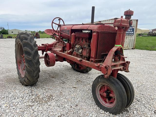 Image of Farmall F-20 equipment image 2