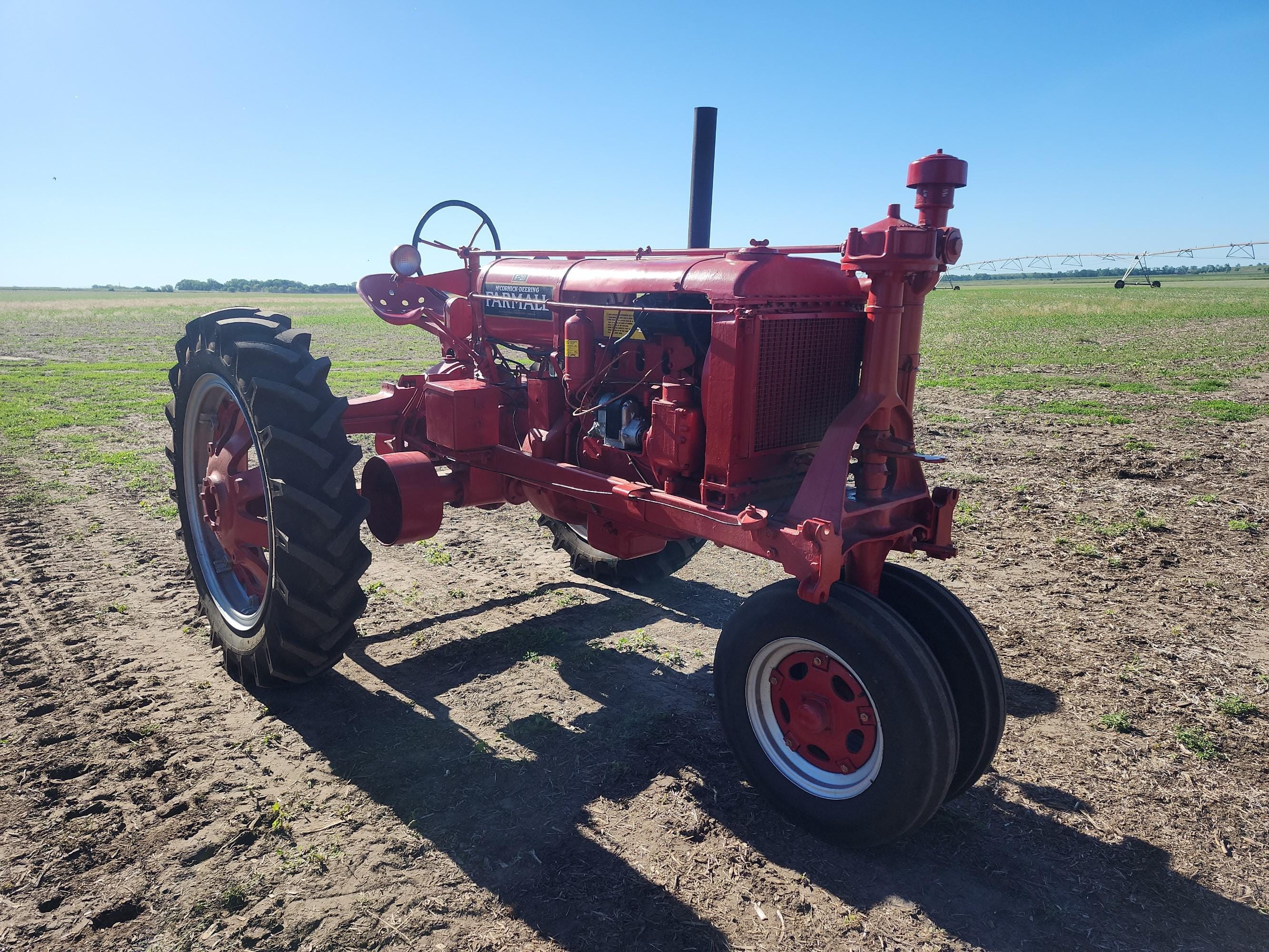 Main image Farmall F-20