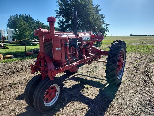 Image of Farmall F-20 equipment image 1