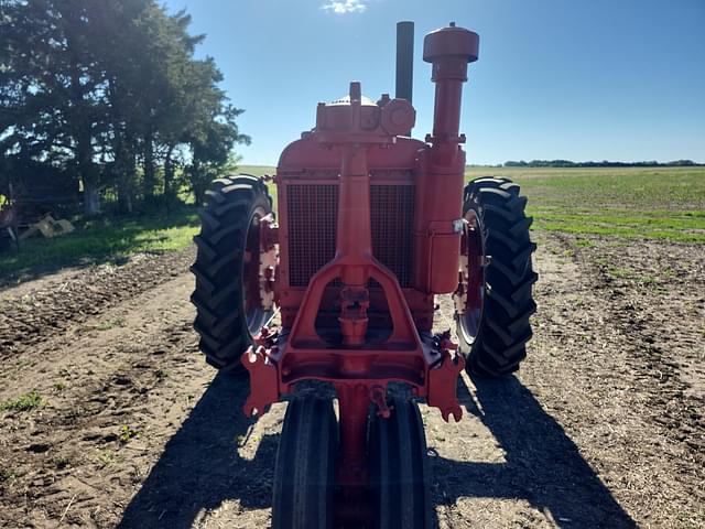 Image of Farmall F-20 equipment image 2