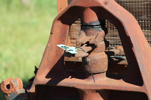 Image of Farmall F-20 equipment image 2