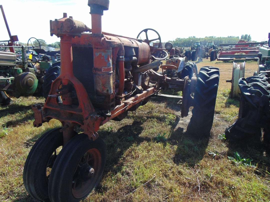 Image of Farmall F-20 Image 1