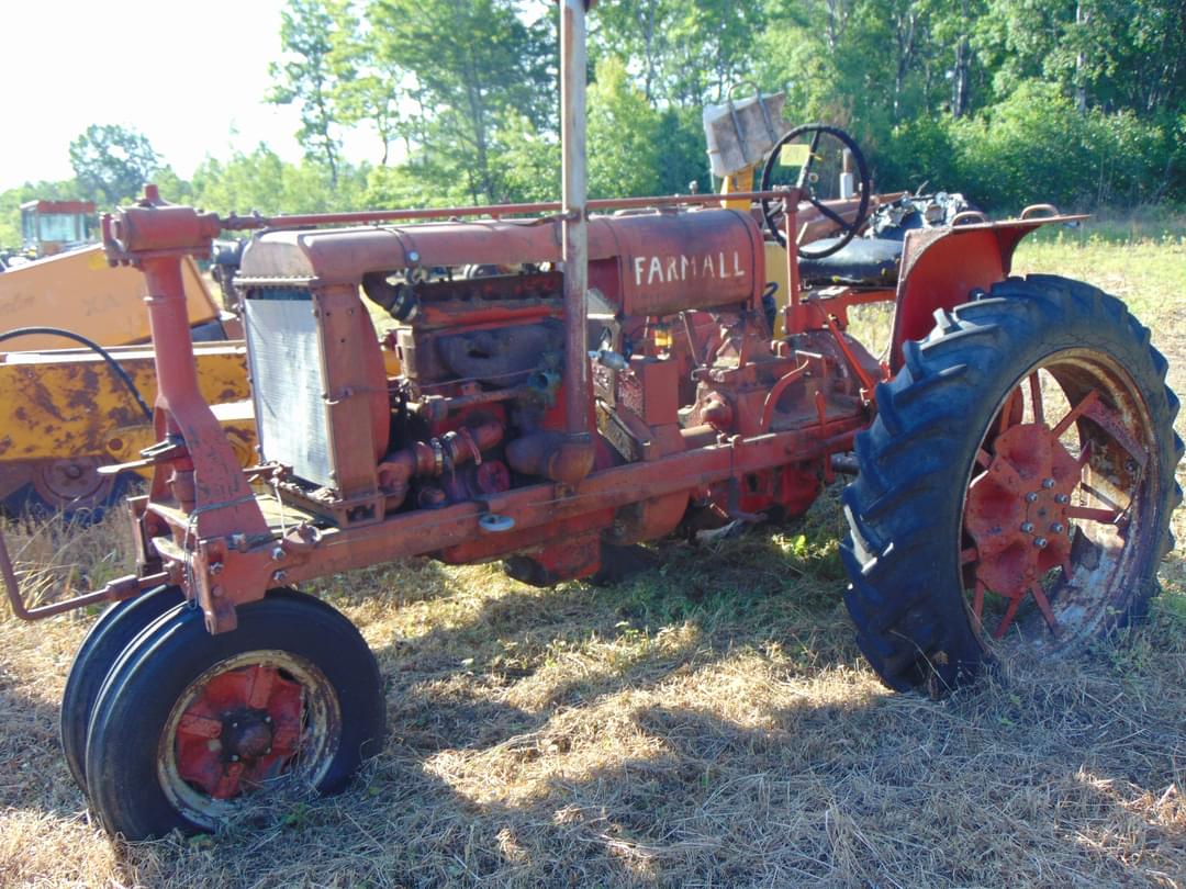 Image of Farmall F-20 Primary image
