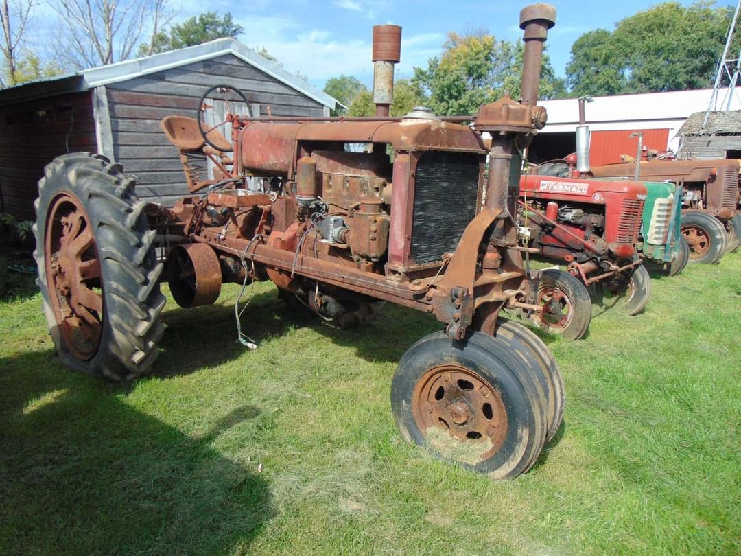 Image of Farmall F-20 Image 1