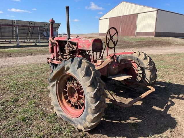 Image of Farmall F-20 equipment image 1