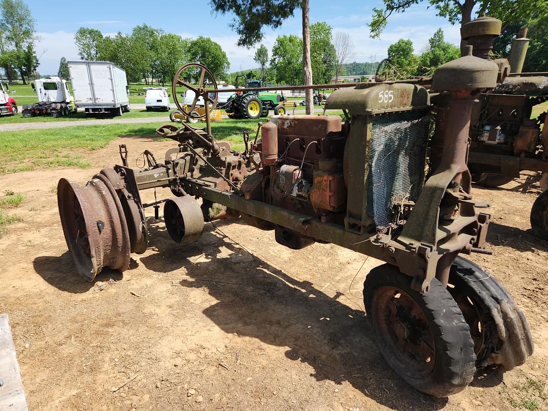 Image of Farmall F-20 Image 1