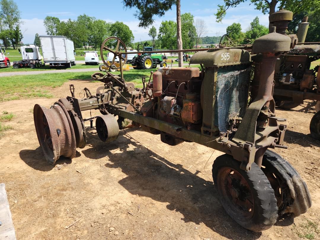 Image of Farmall F-20 Image 1