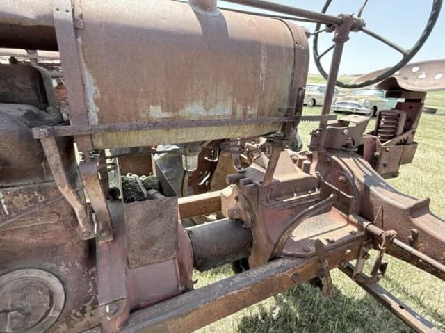 Image of Farmall F-20 equipment image 3