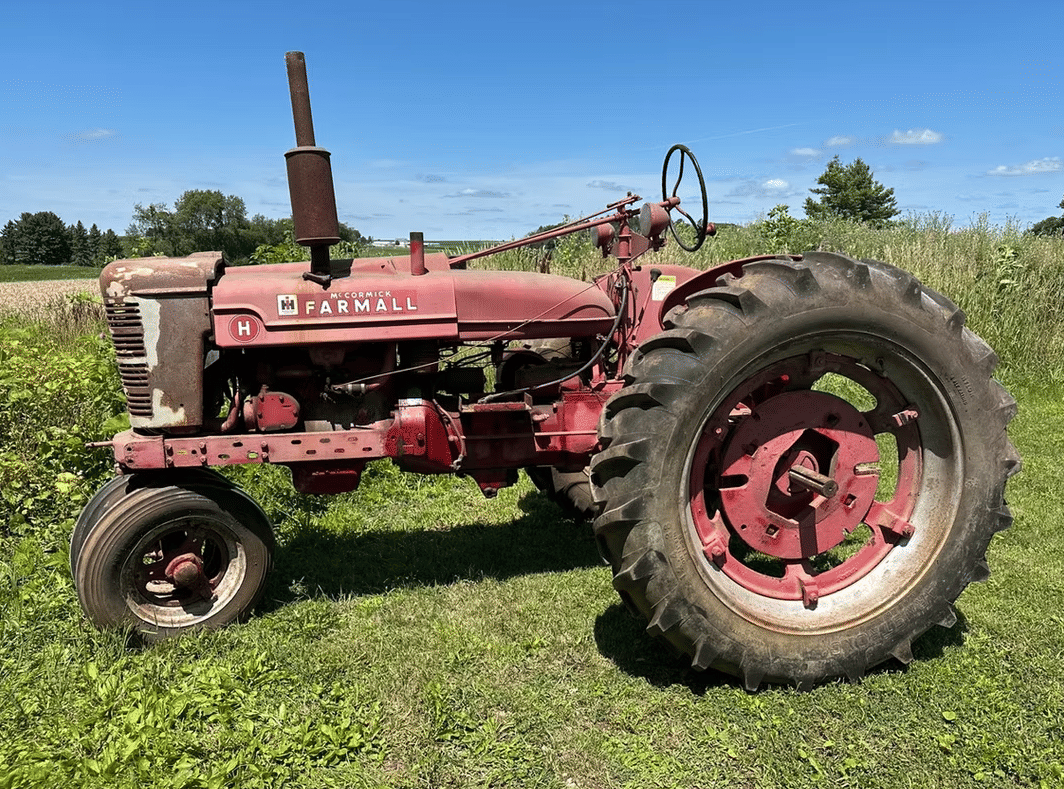 Image of Farmall H Image 0