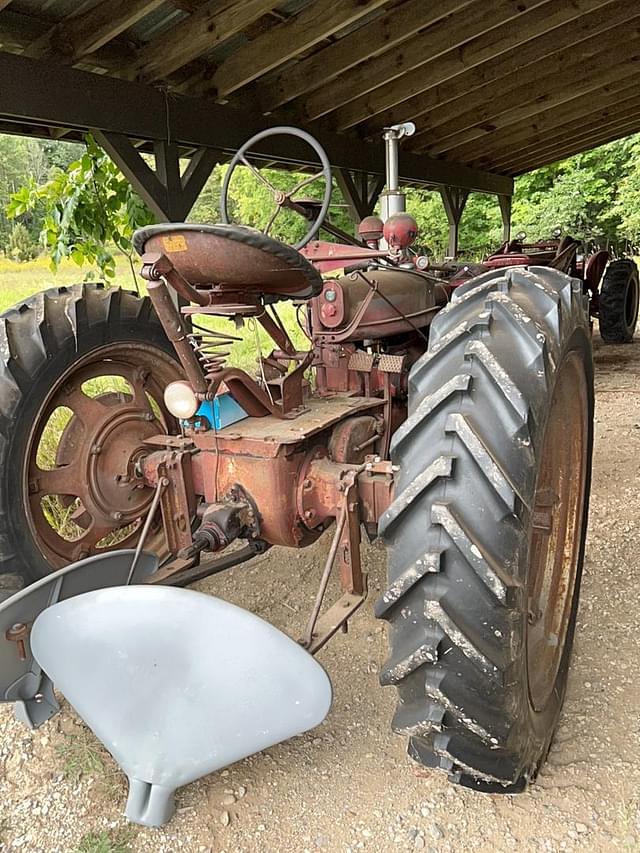 Image of Farmall H equipment image 3