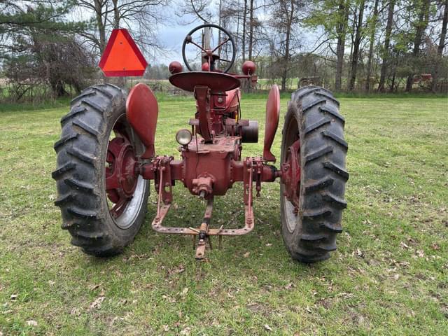 Image of Farmall H equipment image 2