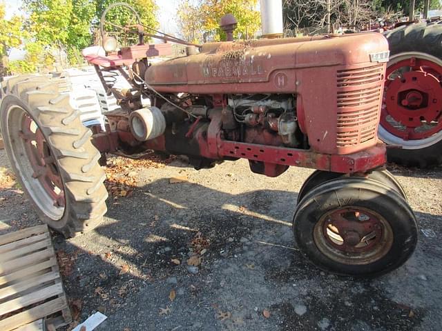 Image of Farmall H equipment image 3