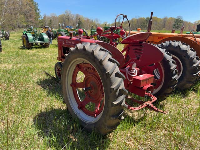 Image of Farmall H equipment image 4