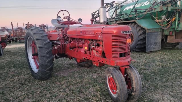 Image of Farmall H equipment image 2