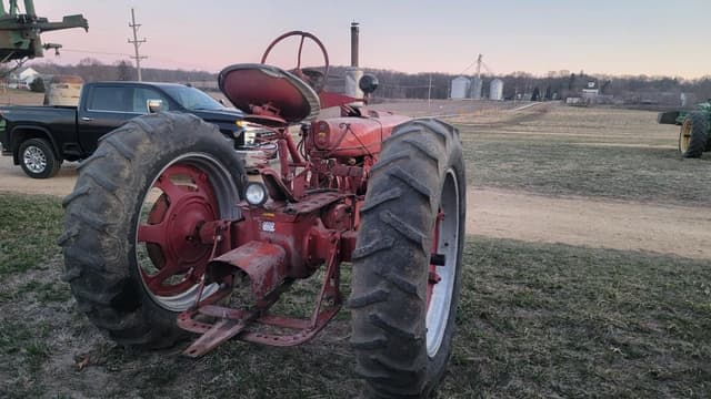 Image of Farmall H equipment image 3