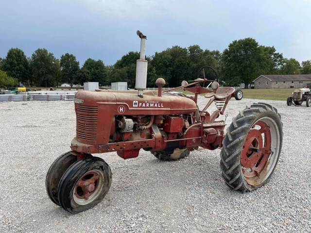 Image of Farmall H equipment image 1