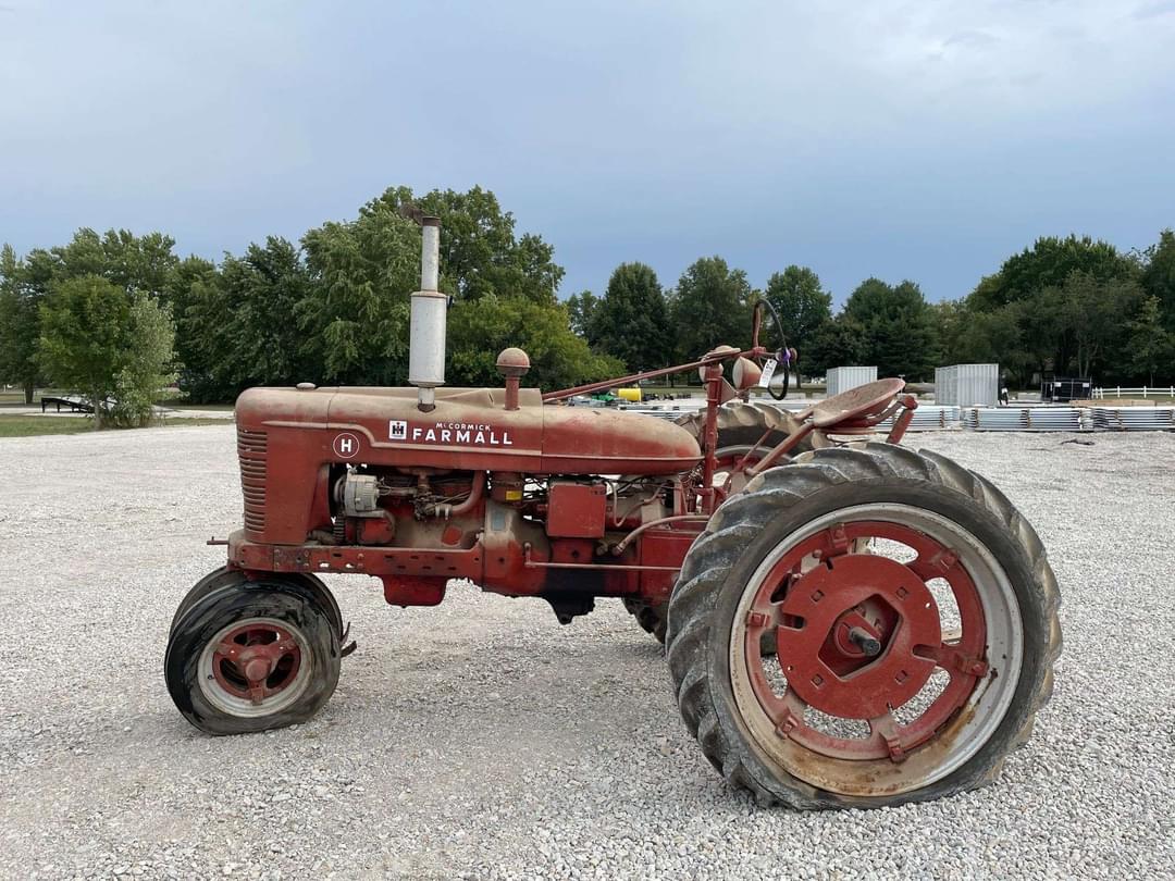 Image of Farmall H Primary image