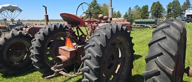 Image of Farmall H equipment image 2