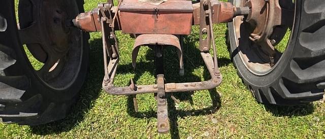 Image of Farmall H equipment image 4