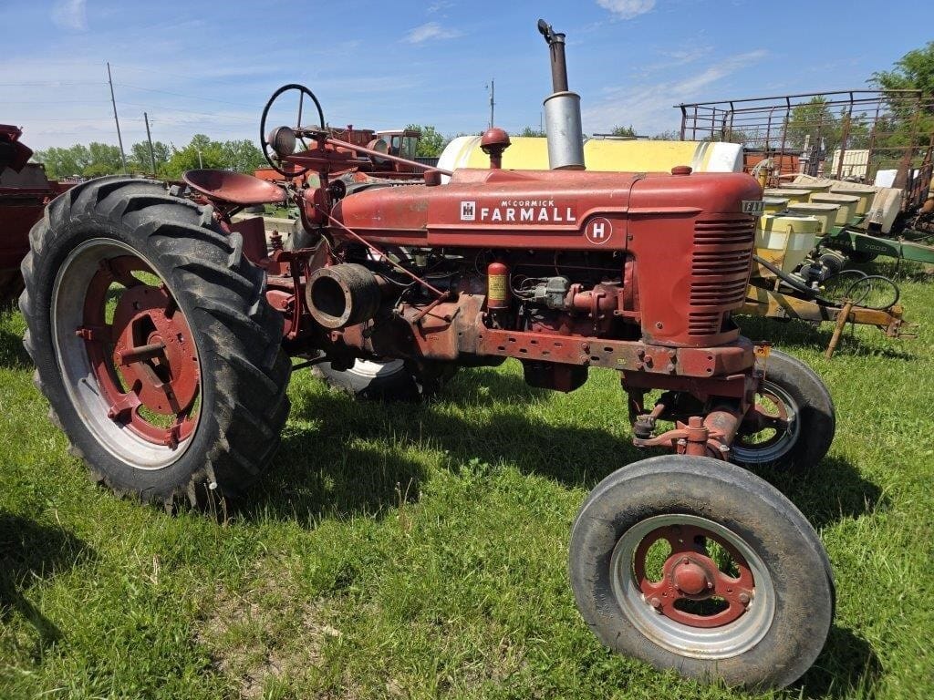 Farmall H Equipment Image0