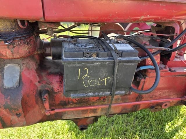 Image of Farmall H equipment image 3