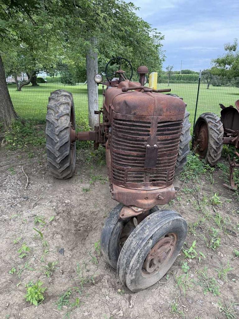 Image of Farmall H Image 1