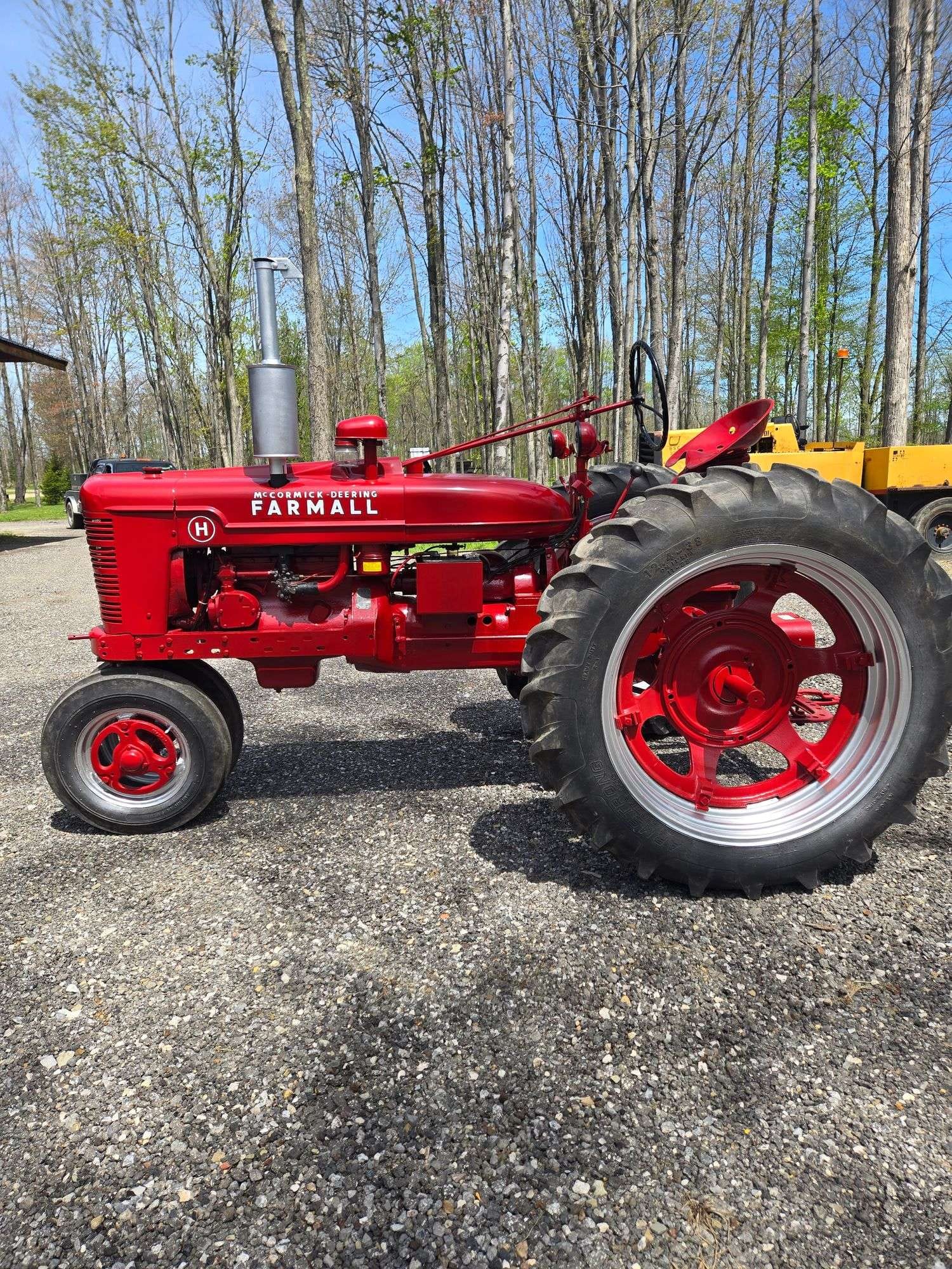Farmall H Equipment Image0