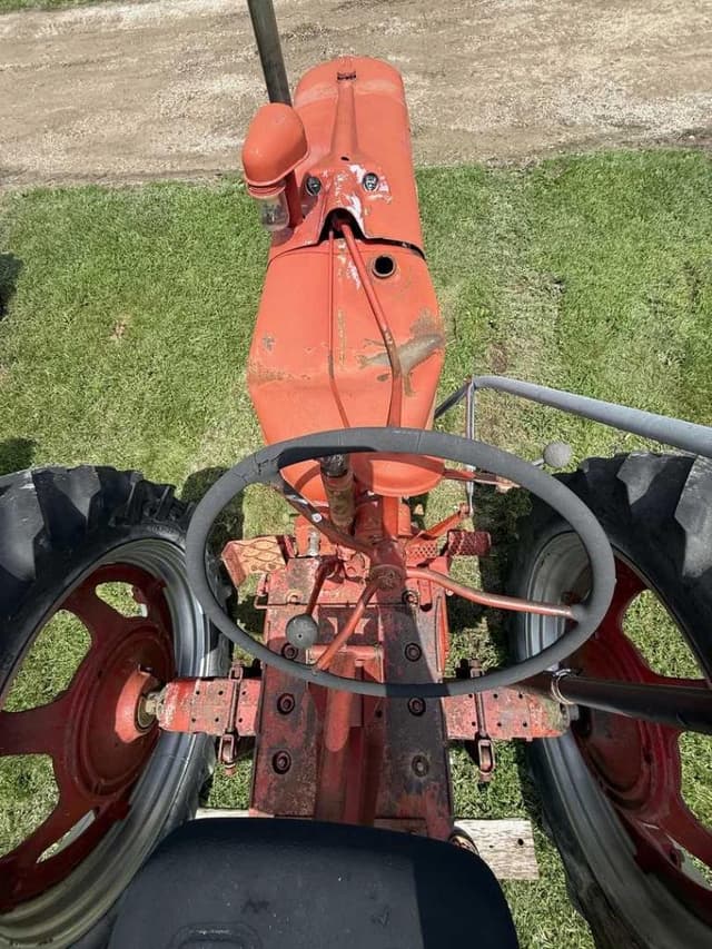 Image of Farmall H equipment image 4