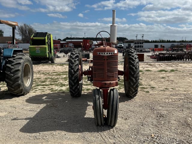 Image of Farmall H equipment image 1