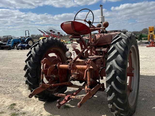 Image of Farmall H equipment image 3