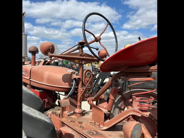 Image of Farmall H equipment image 4