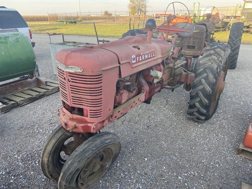 Image of Farmall H Image 0