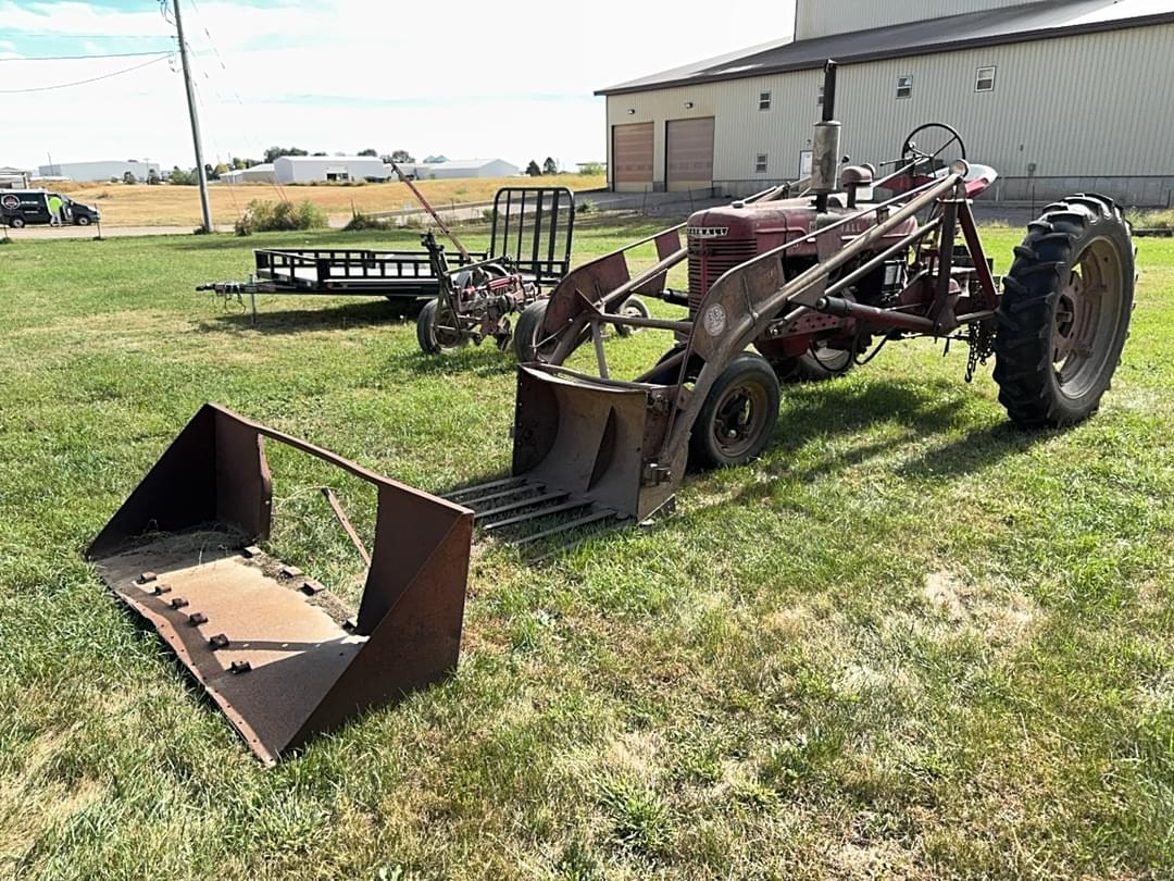 Image of Farmall H Primary image