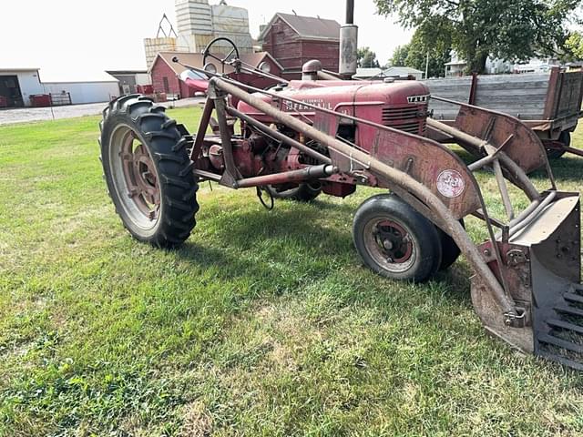 Image of Farmall H equipment image 3
