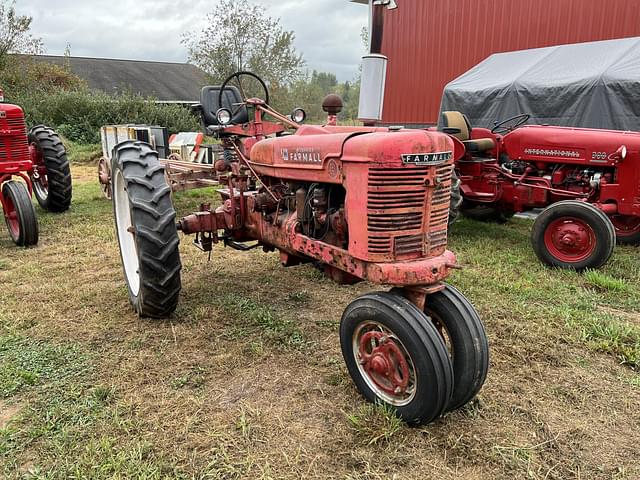 Image of Farmall H equipment image 2